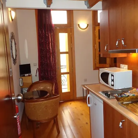 Irene Maisonettes Apartman *