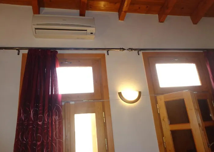 Irene Maisonettes * Hriszí Aktí Haniá